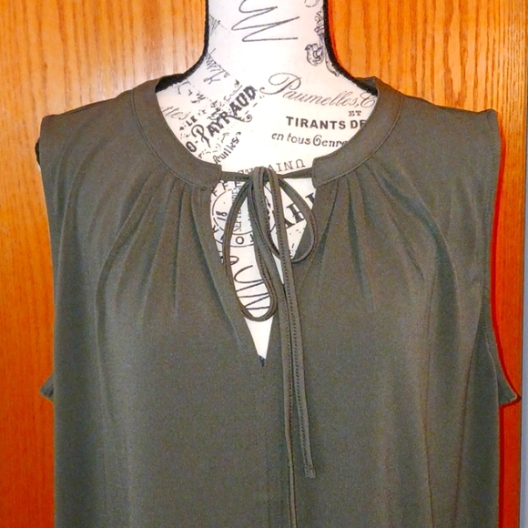 H&M Tops - Women's Top